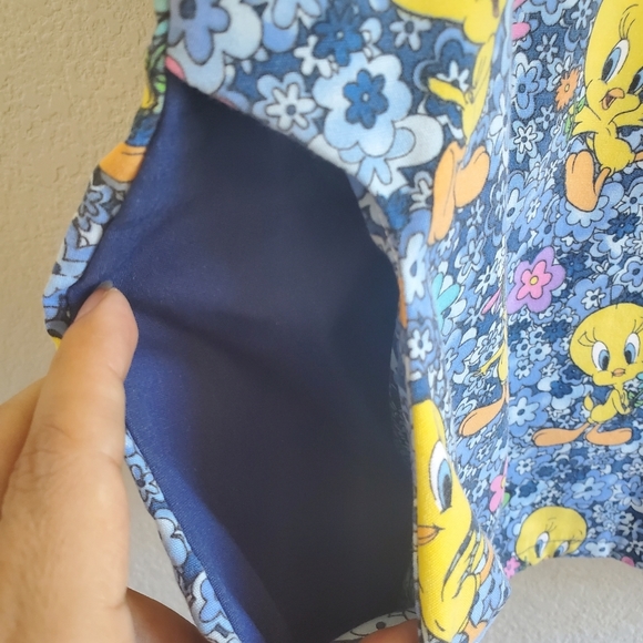 Looney Tunes Scrub Top Tweety Bird Blue Size Appx. Medium Pediatric School Nurse - Picture 3 of 7